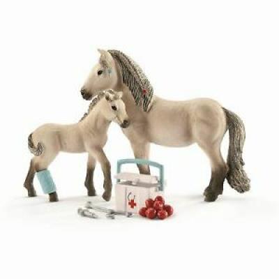 Schleich Farm World First Aid (Toy Animal Figure)